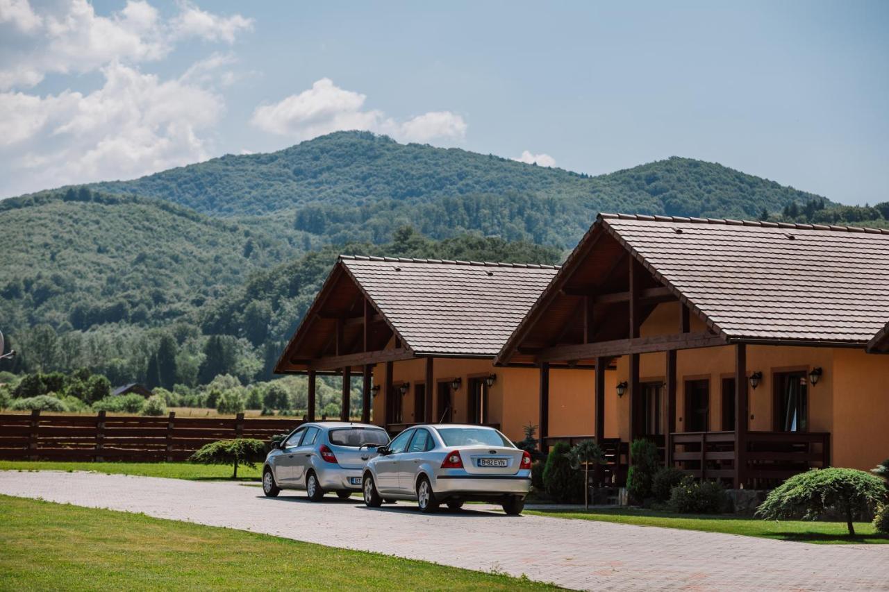 Complex Turistic Han Pescaresc Eremitu Buitenkant foto